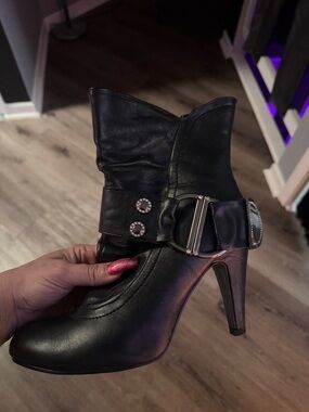 Black High-Heel Ankle Boots with Buckle Accent